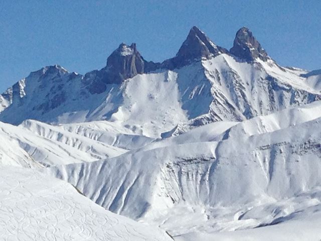 AIGUILLES-D_ARVES-SMALL.JPG