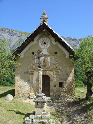 CHAPELLE-PRES-PLANS-ETE-SMALL.JPG