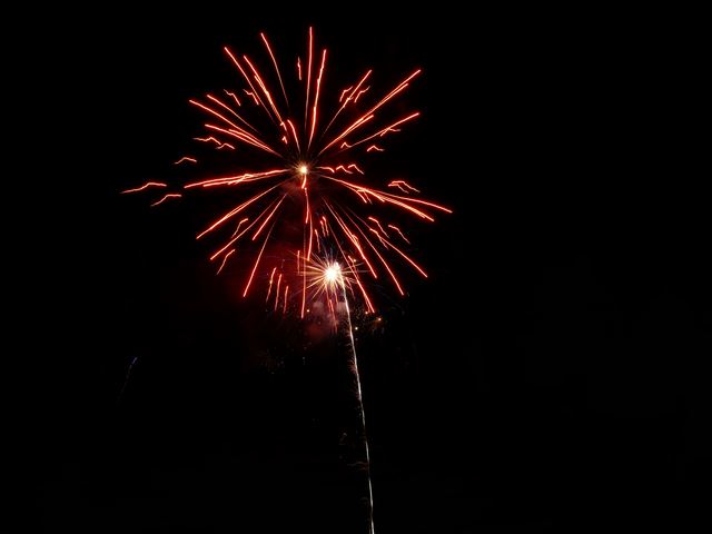 FEUX-D_ARTIFICE-SMALL.JPG