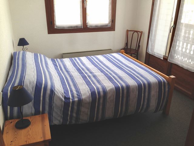 chambre lit 140